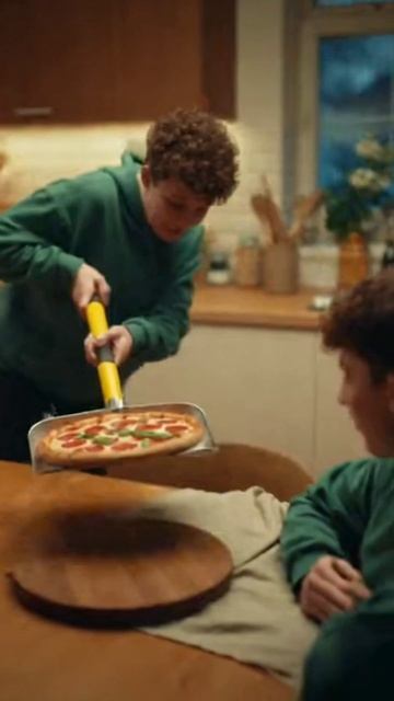 Курьер в шоке: бабуля отменила доставку и достала свой инвентарь 🤣
#бабушка #бабуля #бабка #юмор #см