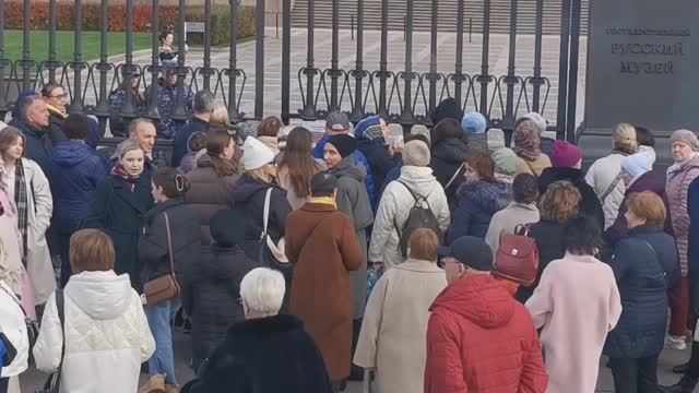 Санкт-Петербург огромная Очередь в Русский музей Питера, храм Спас на Крови