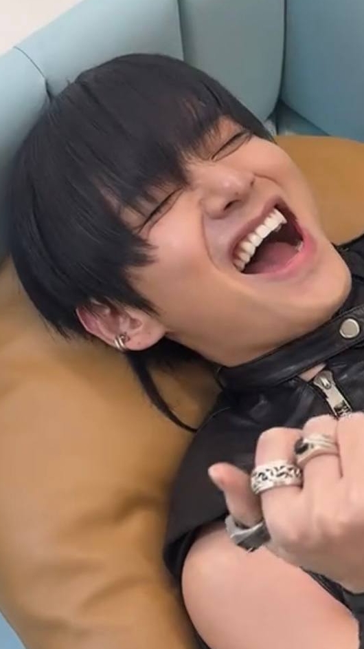 V ✌️ Bts шутит🤣