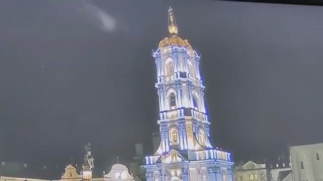 Явления ангелов? Несколько видео. Почаевская Лавра