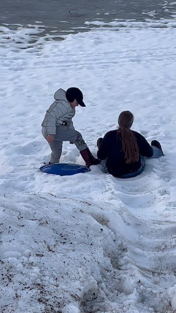 Стою на одной ноге! Вернул сапог. Заболею? 🤧👢