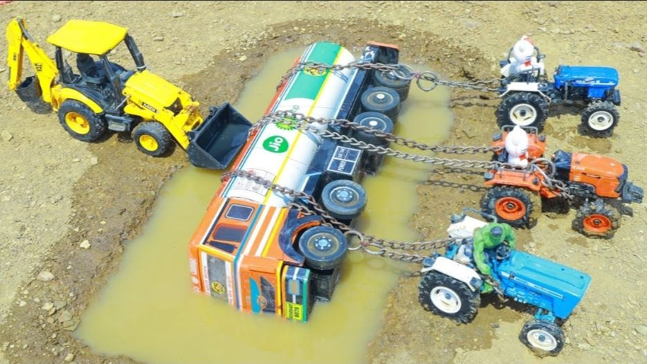 Видео про машинки_Игрушки_ Столкновения грузовых машинок_Игрушки_ Бензовозов_ Грузовиков _ Трактор