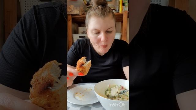 Мукбанг. Грудка с салатом