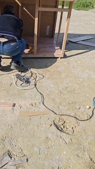 Продолжаем мастерить будку