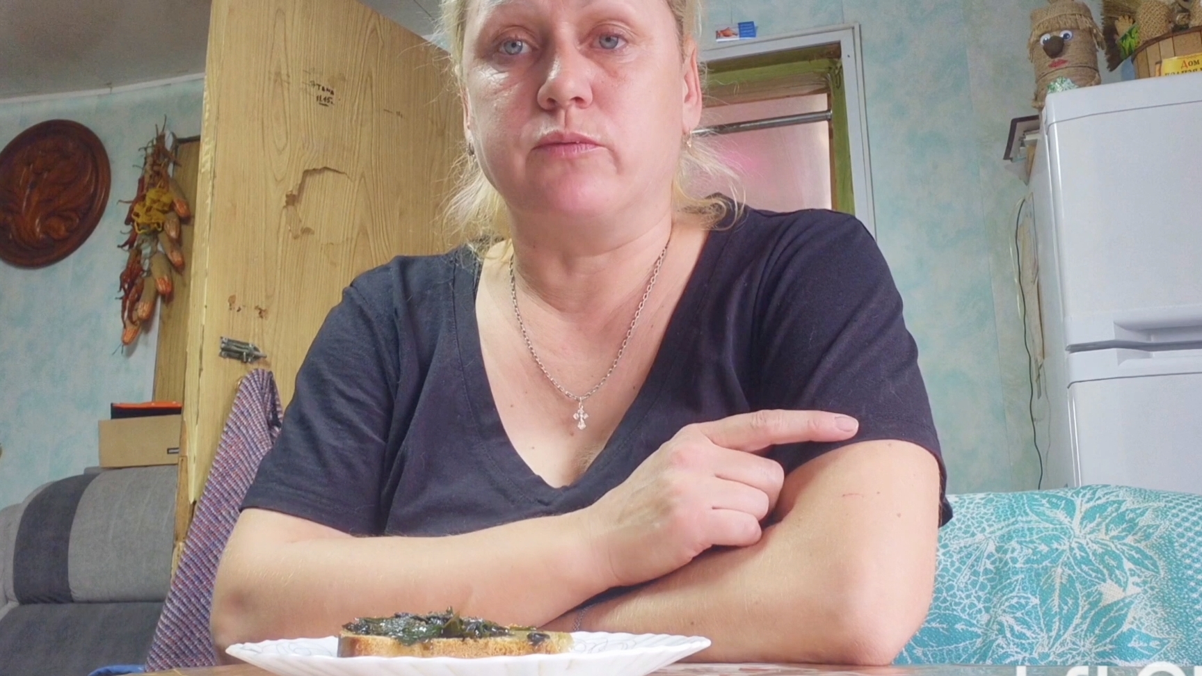 КОРМЛЮ СВИНЕЙ,БЕСИТ МЕНЯ УЖЕ 20 ЛЕТ