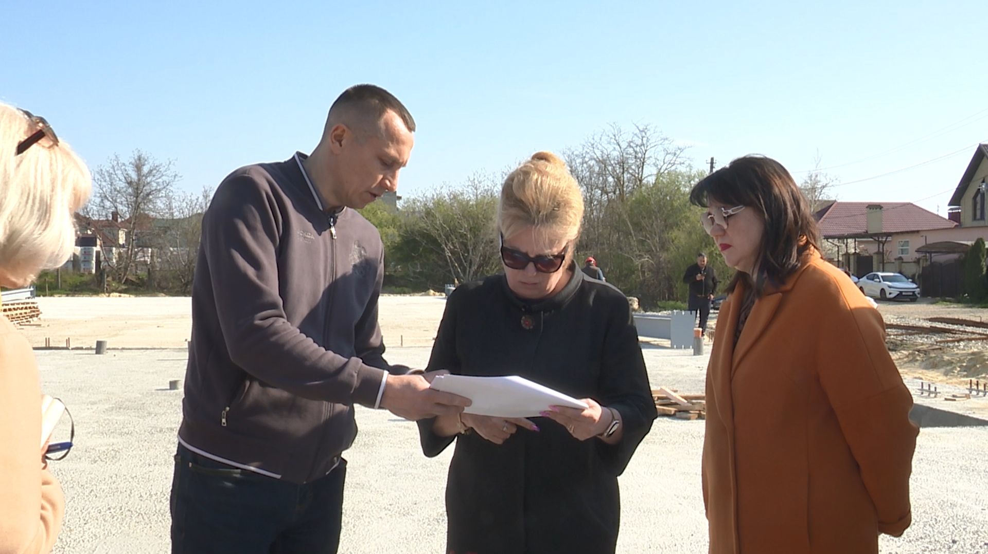 Глава города взяла под личный контроль строительство модульного спорткомплекса в Приморском округе