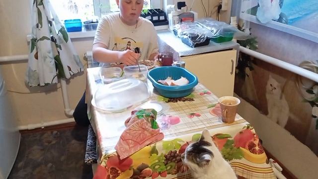 Приготовила кашку и котлетки 🥰😄🥳