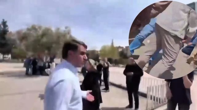 Суматоха, крики и бегают женщины: первые минуты после стрельбы в школе в Кахраманмараше в Турции.