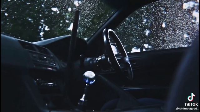 эдит с машиной