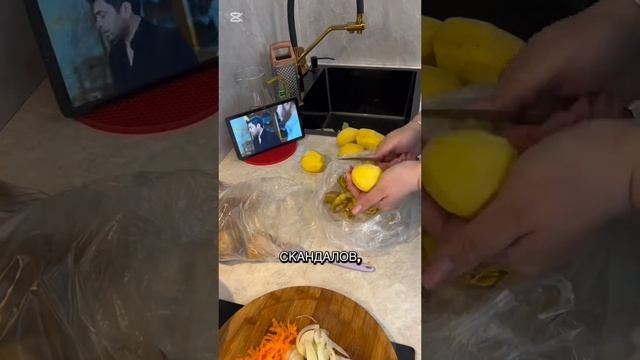 2 часть.Я купил дочке дом, а уже к вечеру её муж привёл
туда всю свою родню.