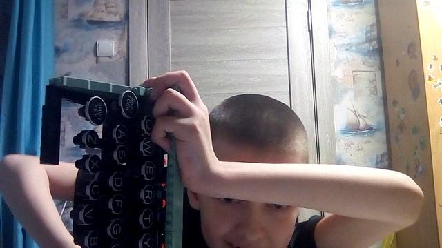 Делаю ПЕЧАТНУЮ МАШИНКУ РЗ ЛЕГО С УЛЬЯНОЙ!(часть 3 потому что вам где прервалась это 2 часть)