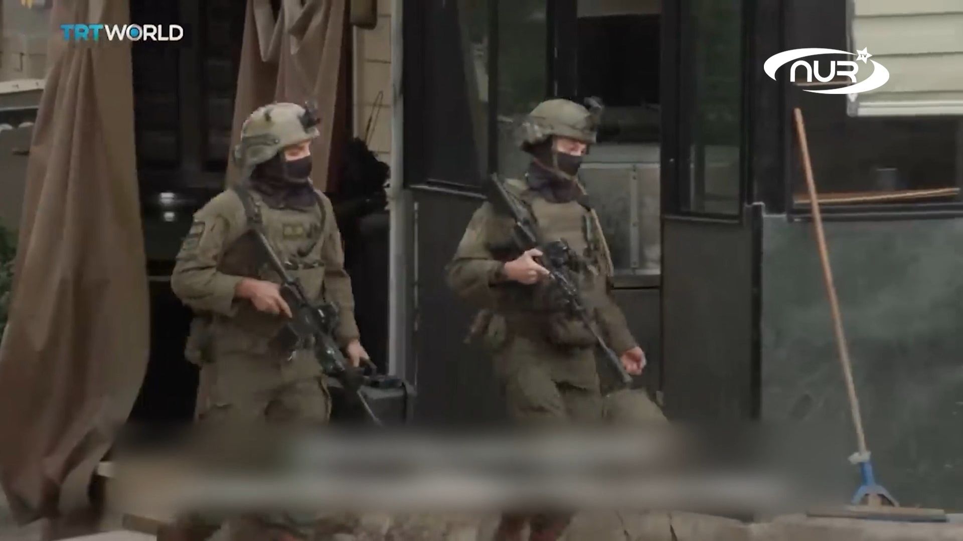 Израильские солдаты убили жену палестинца на его глазах!