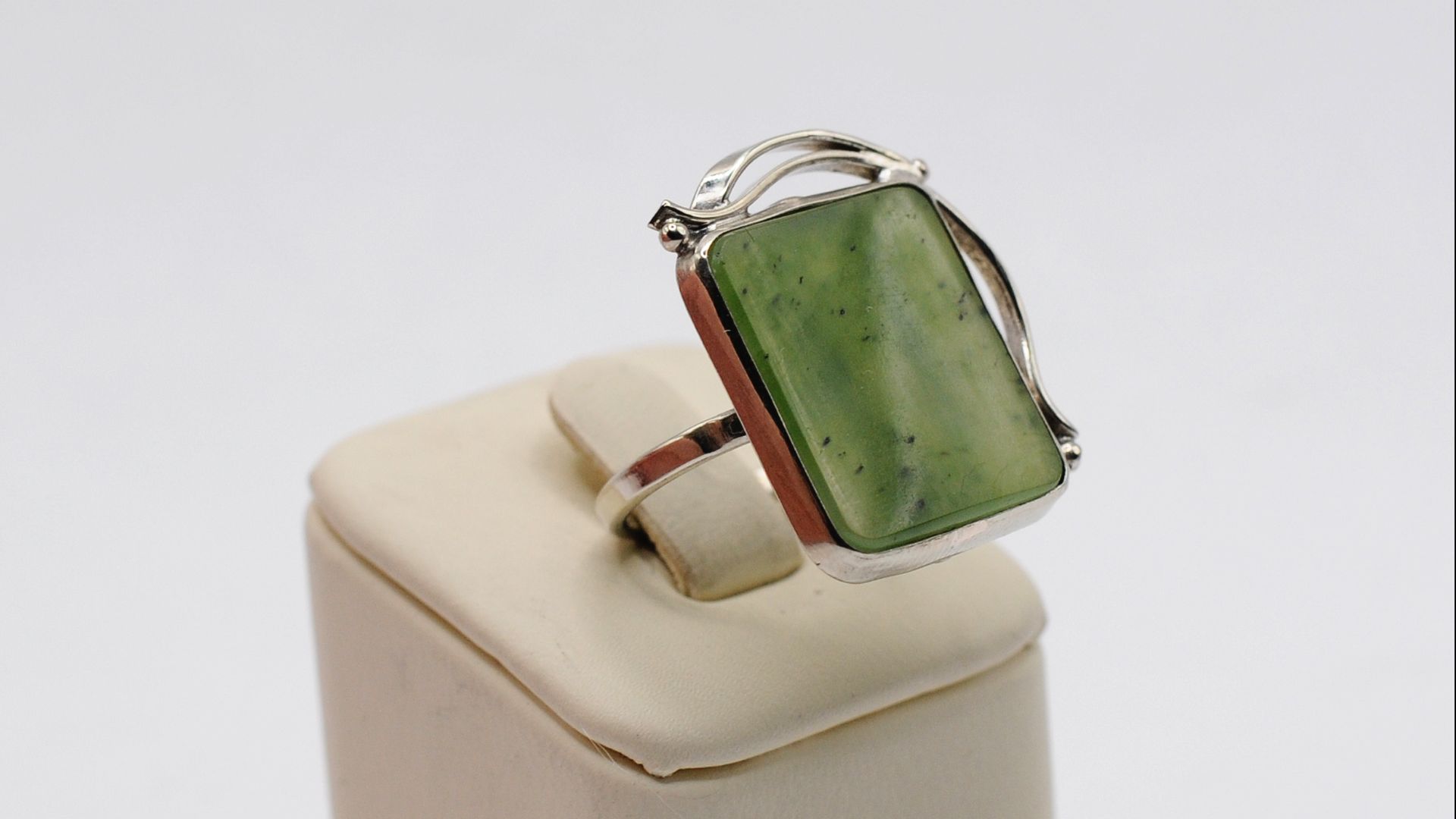 Кольцо Нефрит (Бурятия)