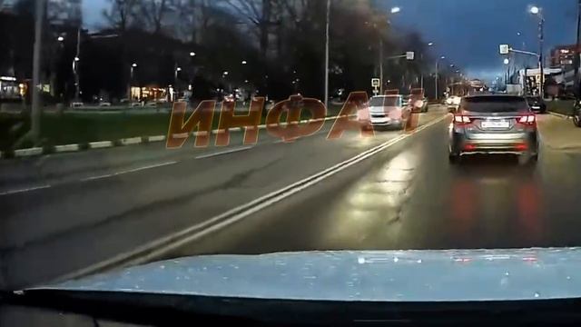 В Майкопе водитель решил отомстить за непропуск и влетел в ДТП на встречке