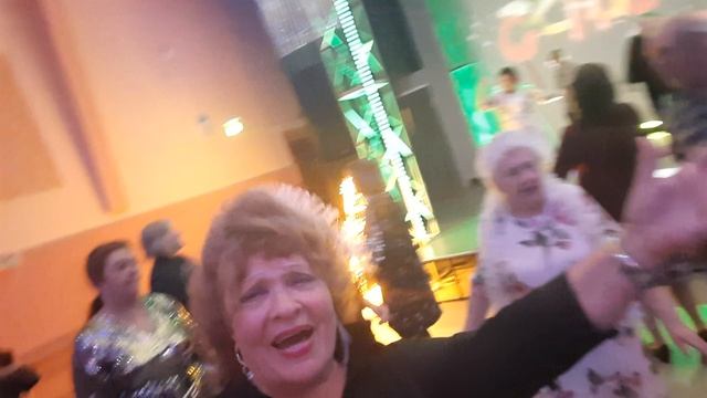 Ольга Танцы у фонтана и не только. Я не хочу идти домой