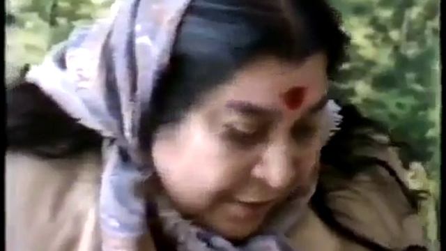 Шри Матаджи совершает Чудо с печеньем. Мельбурн. 1987 год.