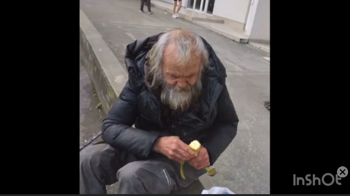 Катя Сочи. Бомжи спасают бомжа