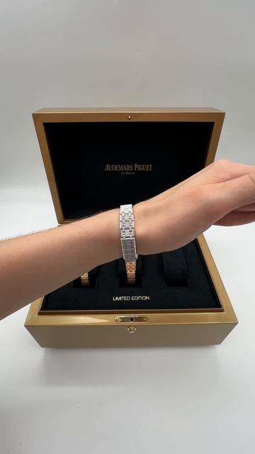 Audemars Piguet Royal Oak MINI FROSTED LIMITED SET 67630OR.GG.1312OR.01-B