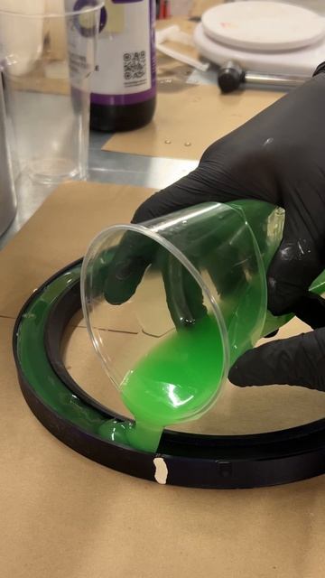 Литье силиконового уплотнителя в форму из смолы HARZ Lasb Silicone Compatible V2