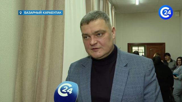 Ректор Саратовского медуниверситета встретился с будущими врачами в Базарном Карабулаке