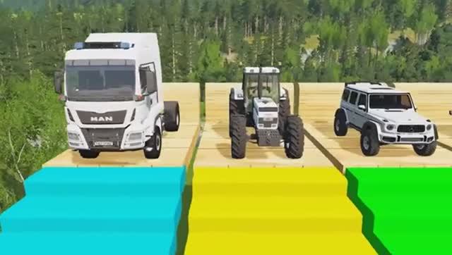 Грузовик Маккуин с бортовой платформой | Транспортировка грузовиком - Выбоина против машины #4