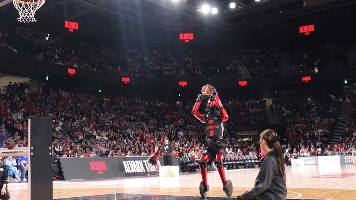 Гигантский «кот». Роботы патрульные и спортивные. «Калашников» и его «Крона».