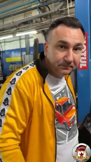 Блондинка в автосервисе.18