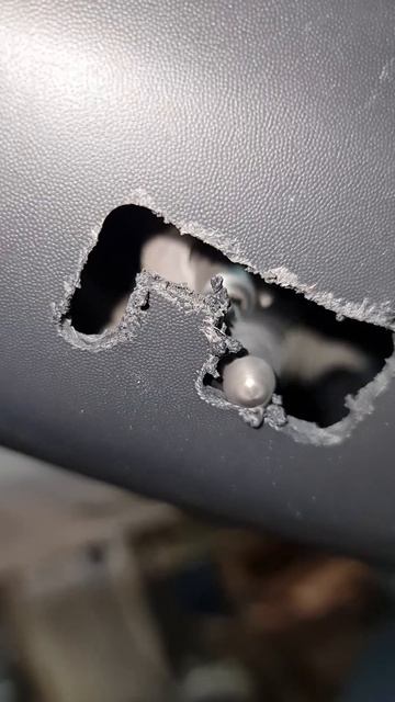 Вырезаем отверстия в бампере под фароомыватели 👌