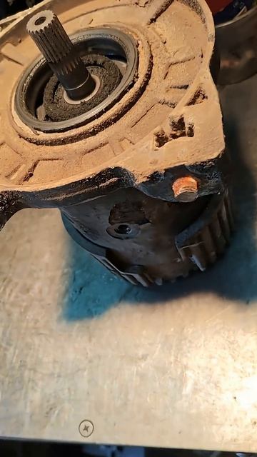 Приваривать болты крепления лебёдки, чтобы её не украли? Это удорожает ремонт!