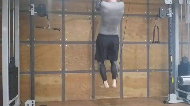 Подтягивания с резиной