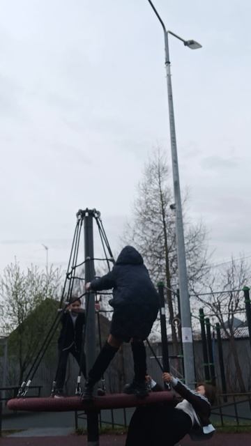 Я вот в чёрном я так сильно полетела вау 😍🤣