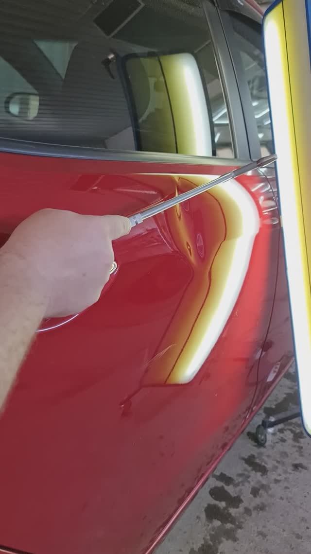 Удаляем вмятину на двери без покраски 🫡