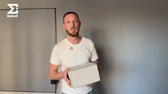 На какую поверхность можно проецировать изображение проектора?