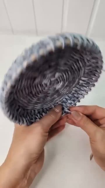 Процесс корневого плетения из бумажной лозы