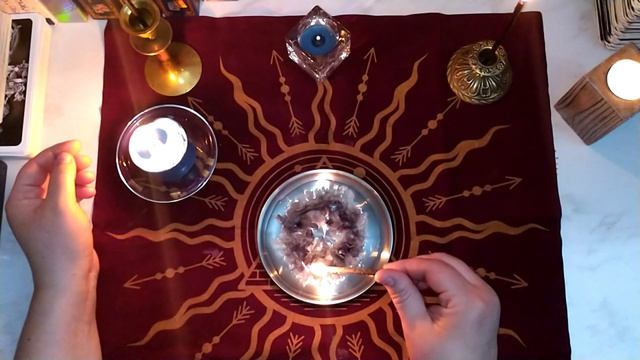 Чистка от негатива 16 апреля 2026. #таро, #таролог, #тароонлайн, #гаданиетаро