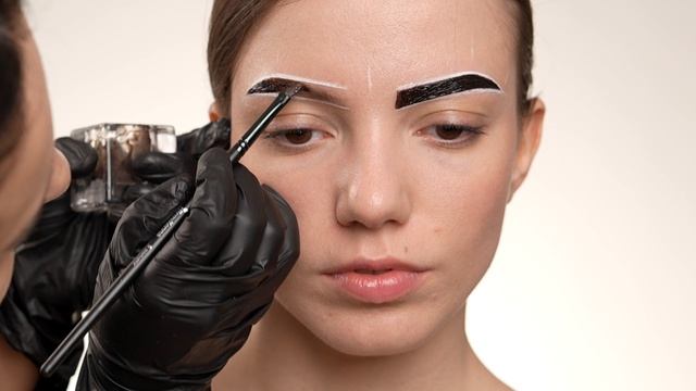 Пошаговое окрашивание бровей краской Oxygen J2 от BrowXenna