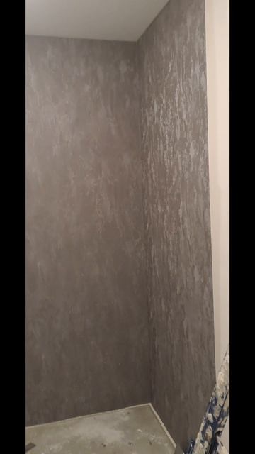 Поклейка обоев в коридоре. Иркутская. Калининград.