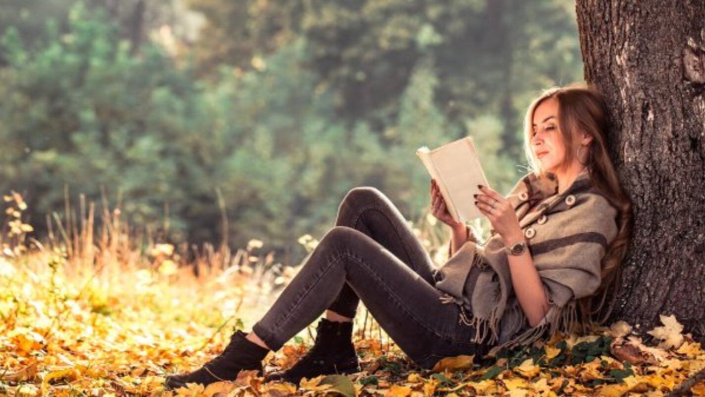 Литературный обзор  «Такие разные девчонки»