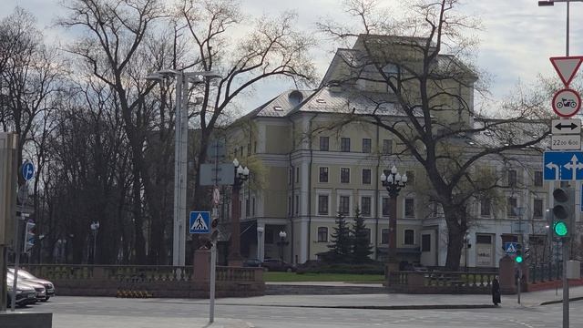 Где в Минске появился первый водопровод и что за памятник в парке у фонтана? Беларусь