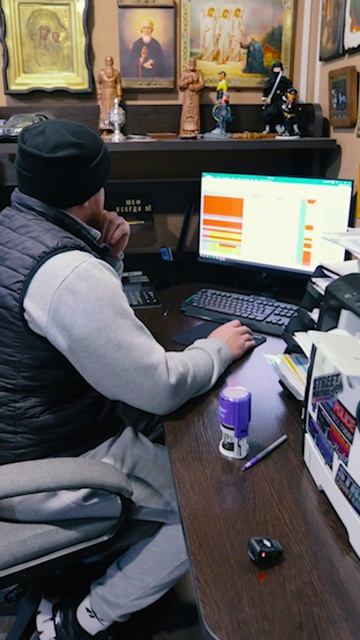 Грузовики Vklogistik от самого первого - Казбекович и его история