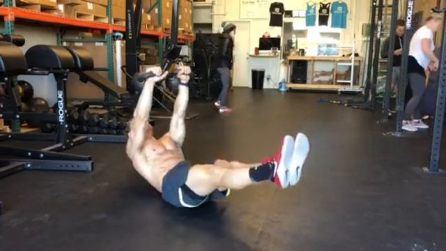 Лодочка с гирями в руках