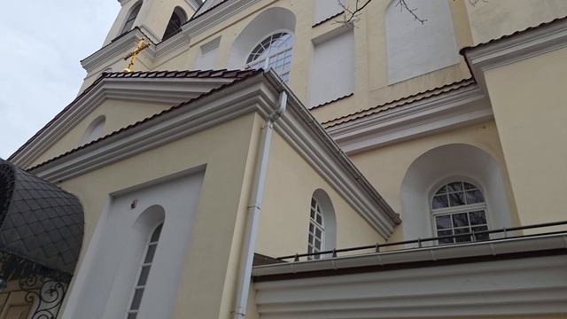 Желтая церковь Минска, и кофейня при храме