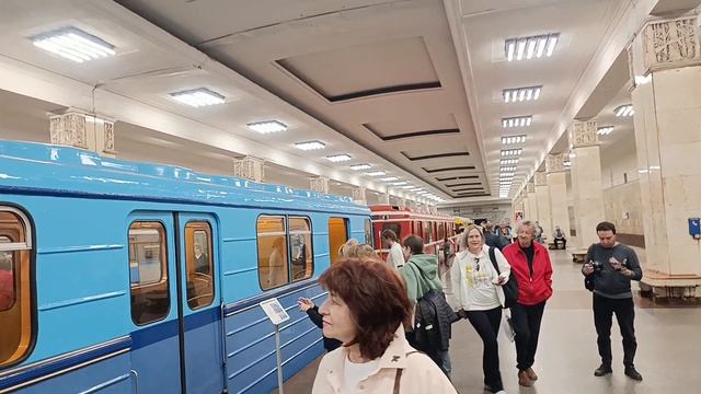 Выставка ретро составов на партизанской