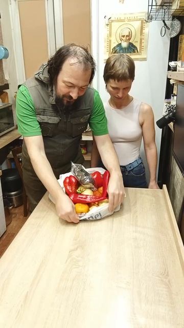 Мы собрали урожай с помойки возле продуктового магазина - распаковка.