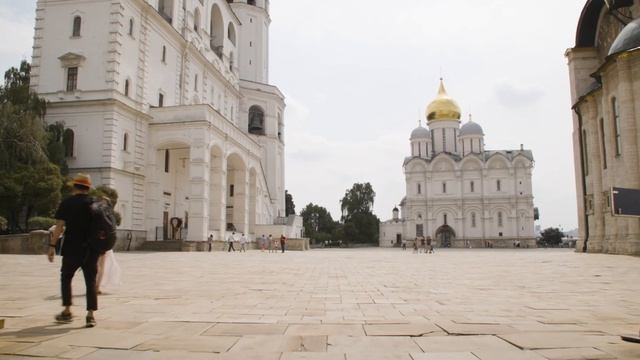 Выставка Алмонда Чу  Парад/В будущем