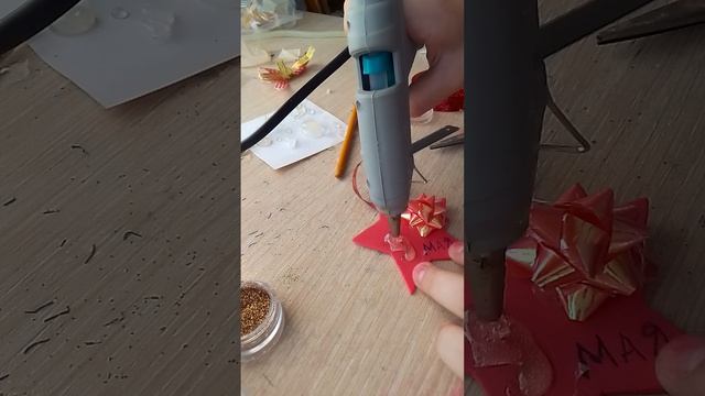 Делаю подарок учителю