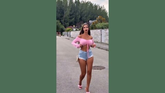 Coolest Summer Fits For Street Style Lovers