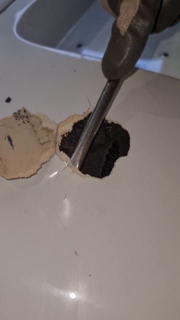 Вскрываем шпатлевку на бампере🥲