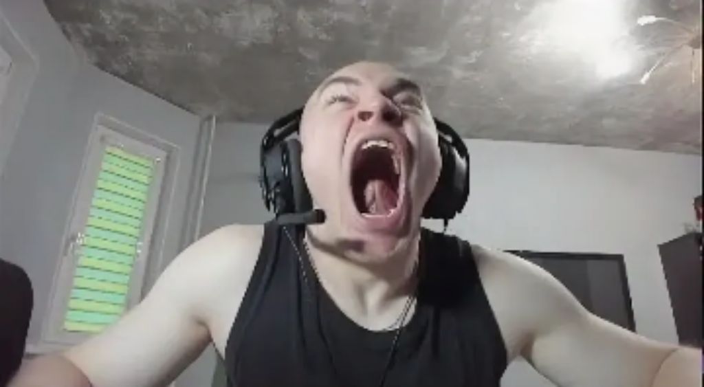 ВСЕ СУДА РАЗБИВАЕМ БУТЫЛКИ