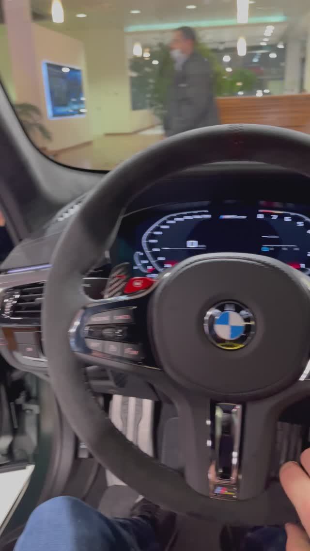 Интерьер BMW M5 CS